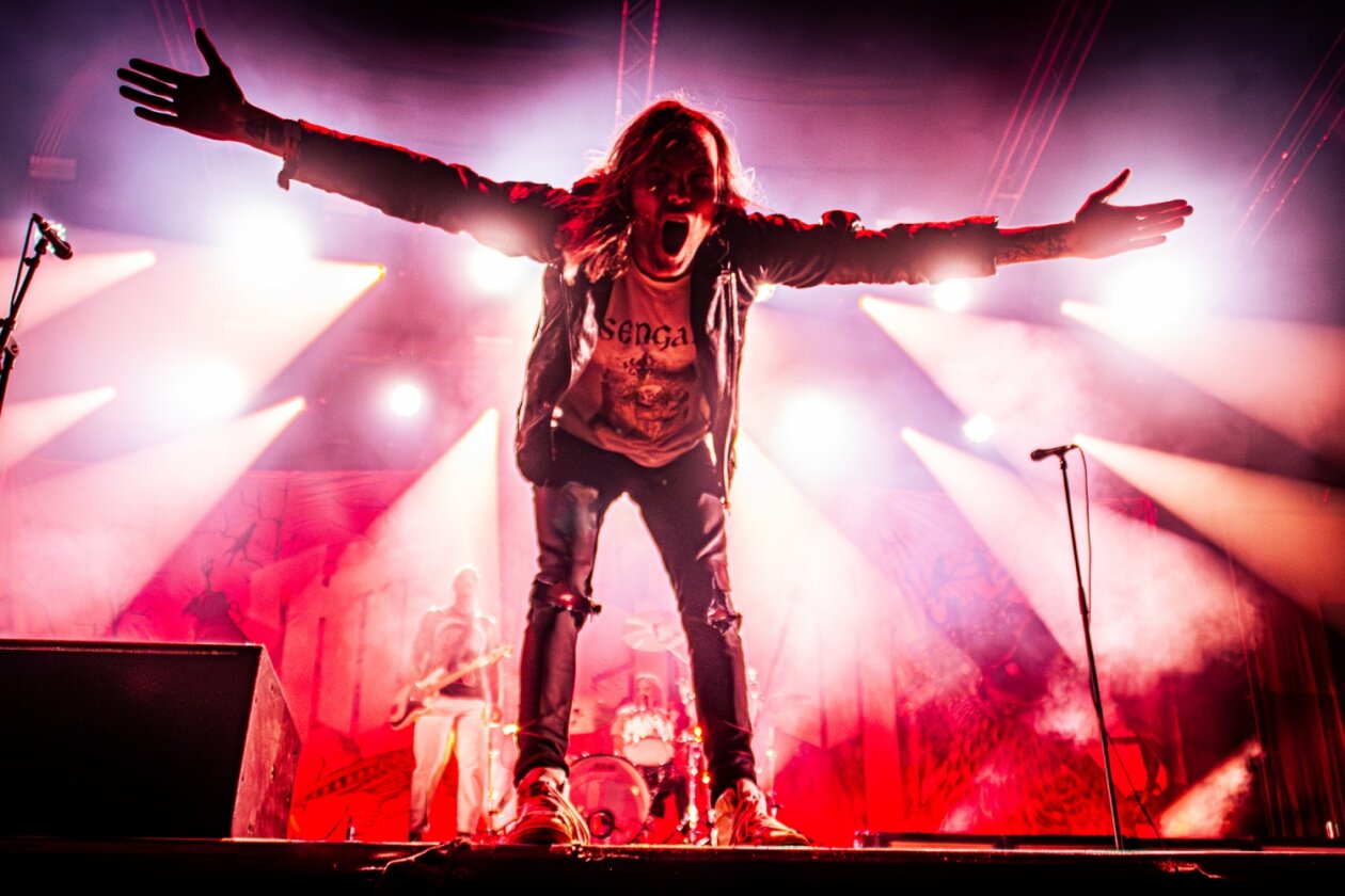Der Freitag: Foo Fighters vs. Charli XCX vs. Fußball, Moshpits und Seitenhiebe. – Kvelertaaaaaak!