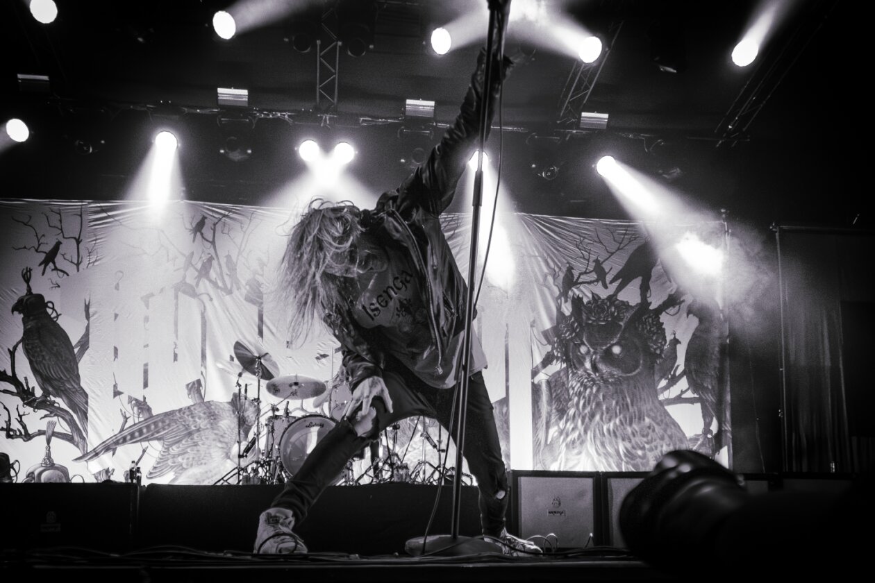 Der Freitag: Foo Fighters vs. Charli XCX vs. Fußball, Moshpits und Seitenhiebe. – Kvelertak.