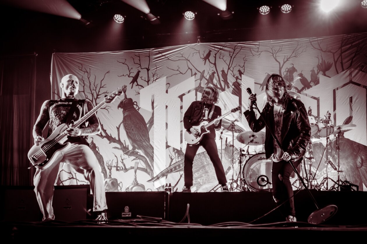 Der Freitag: Foo Fighters vs. Charli XCX vs. Fußball, Moshpits und Seitenhiebe. – Kvelertak.