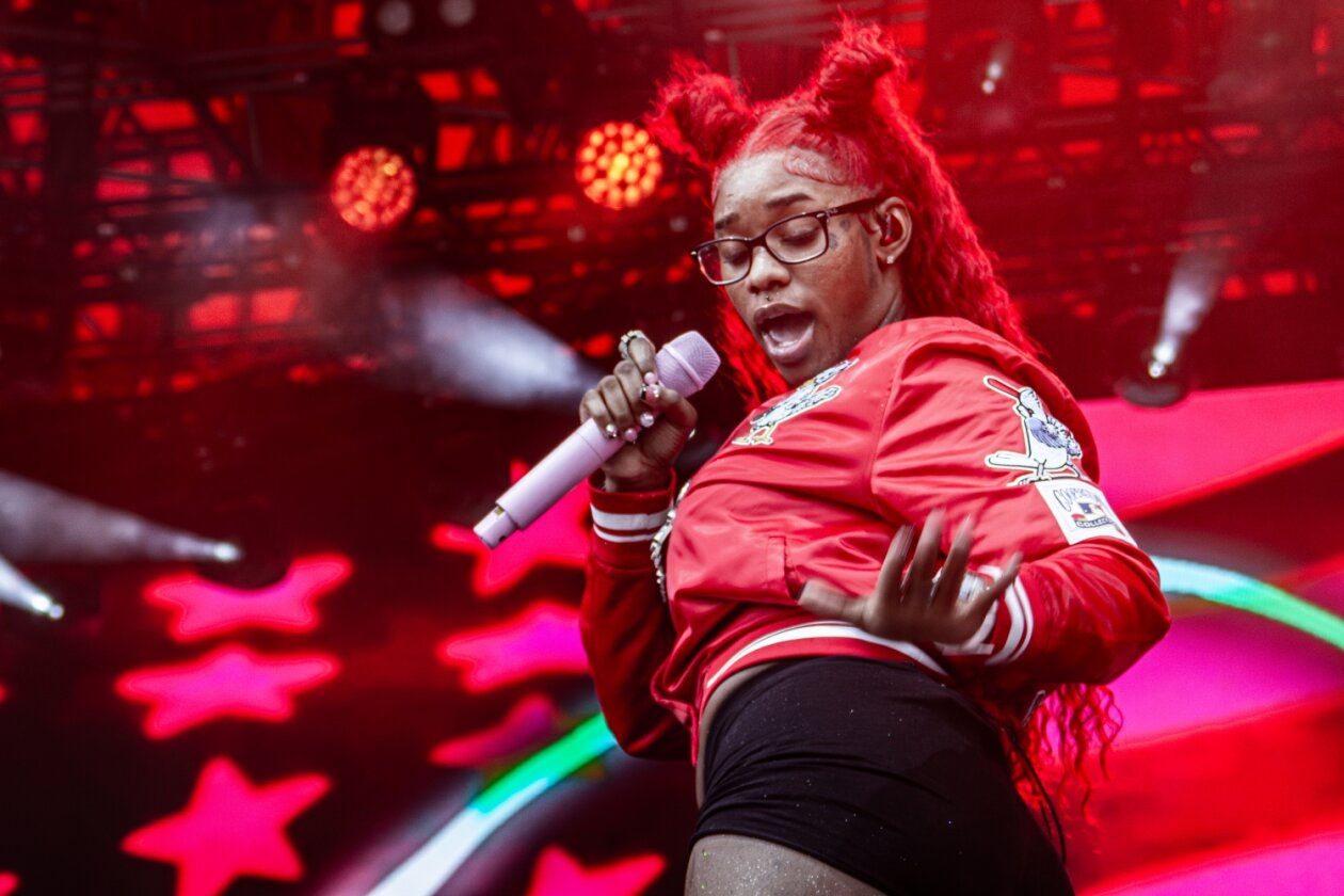 Der Freitag: Foo Fighters vs. Charli XCX vs. Fußball, Moshpits und Seitenhiebe. – Sexyy Red.
