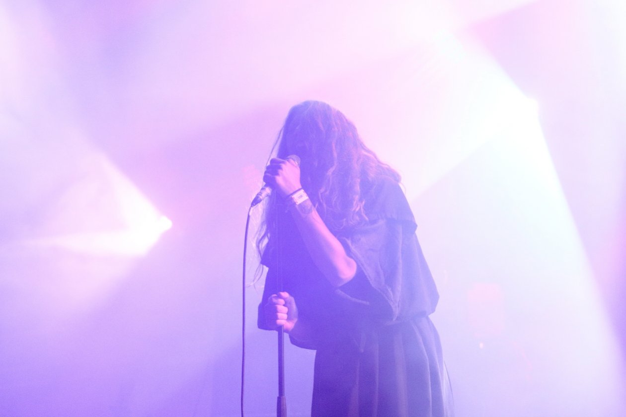 Mit Fotos von Red Fang, Fallulah, Madame Gandhi, The Weeknd und Princess Nokia. – Oathbreaker.