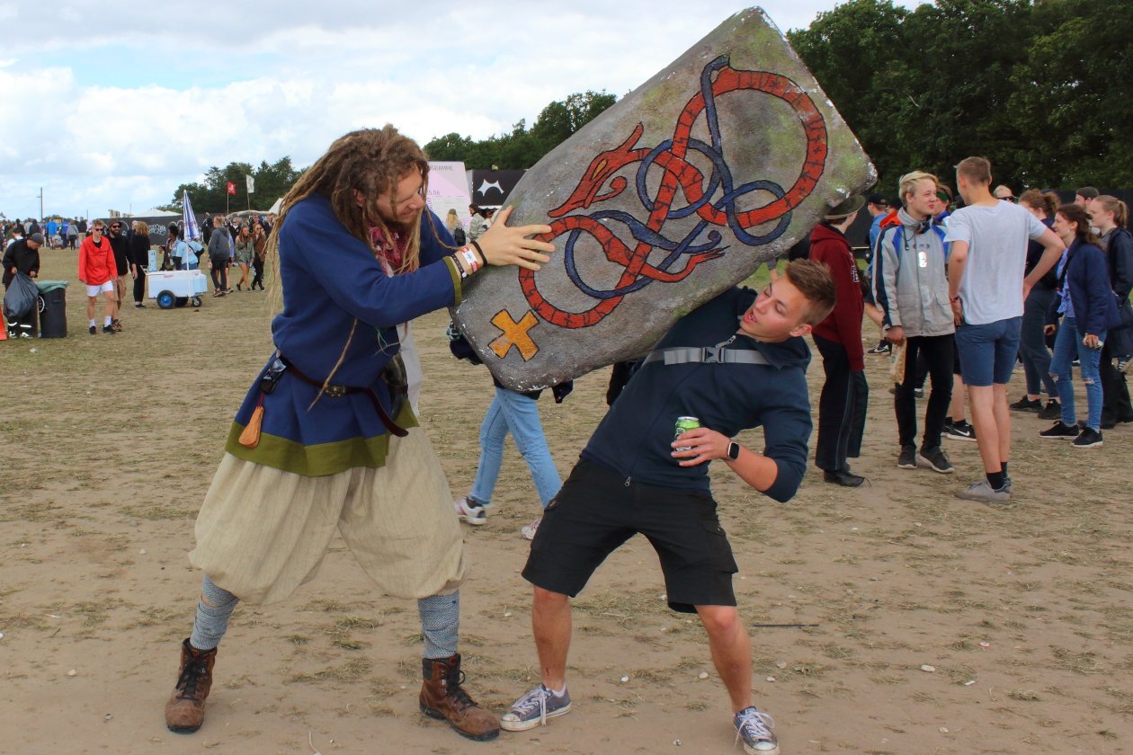 8 Tage Orange Feeling mit Irah, Barselona und der Sith-Invasion. – Stoned.