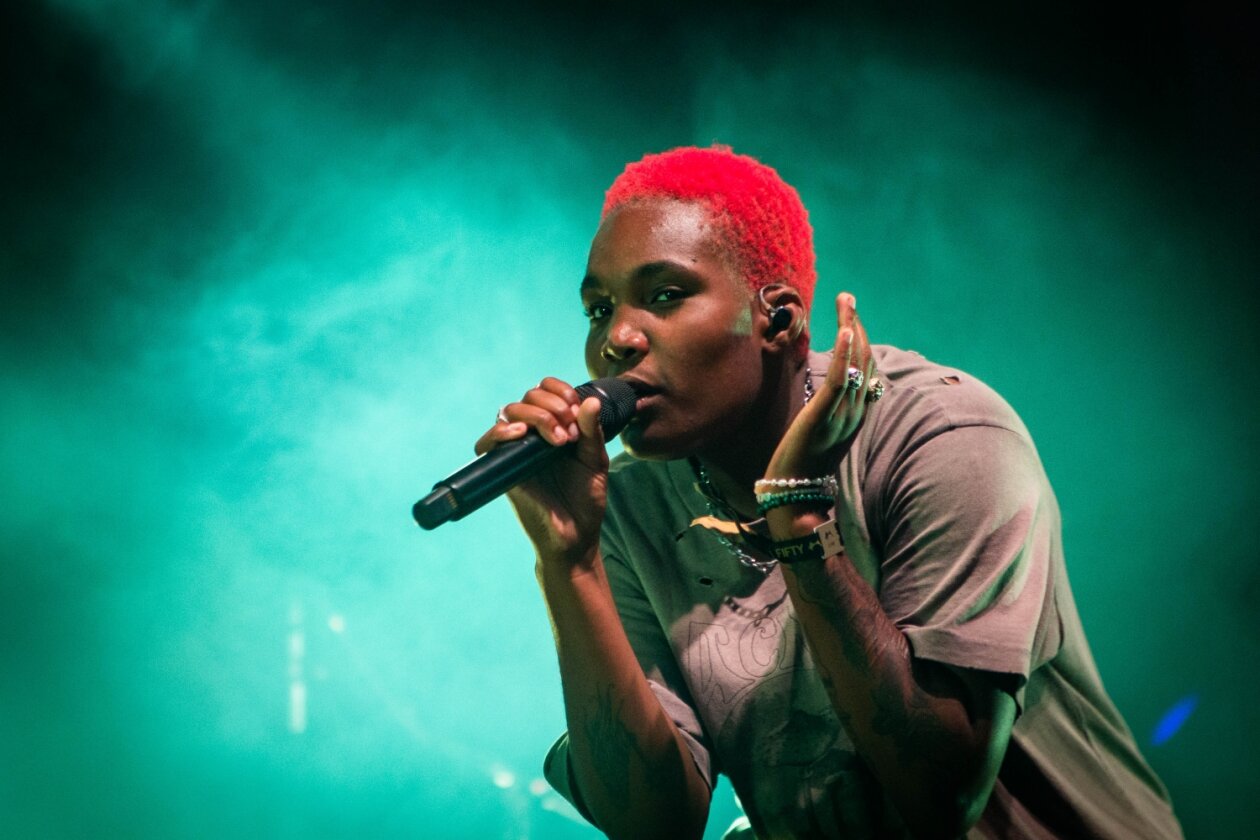 Noch mehr Orange Feeling zum 50. Jubiläum – mit u.a. Megan Thee Stallion, Tyler The Creator und Arlo Parks. – Arlo Parks.