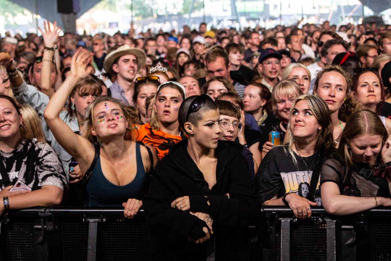 Noch mehr Orange Feeling zum 50. Jubiläum – mit u.a. Megan Thee Stallion, Tyler The Creator und Arlo Parks. – Roskilde-Crowd.