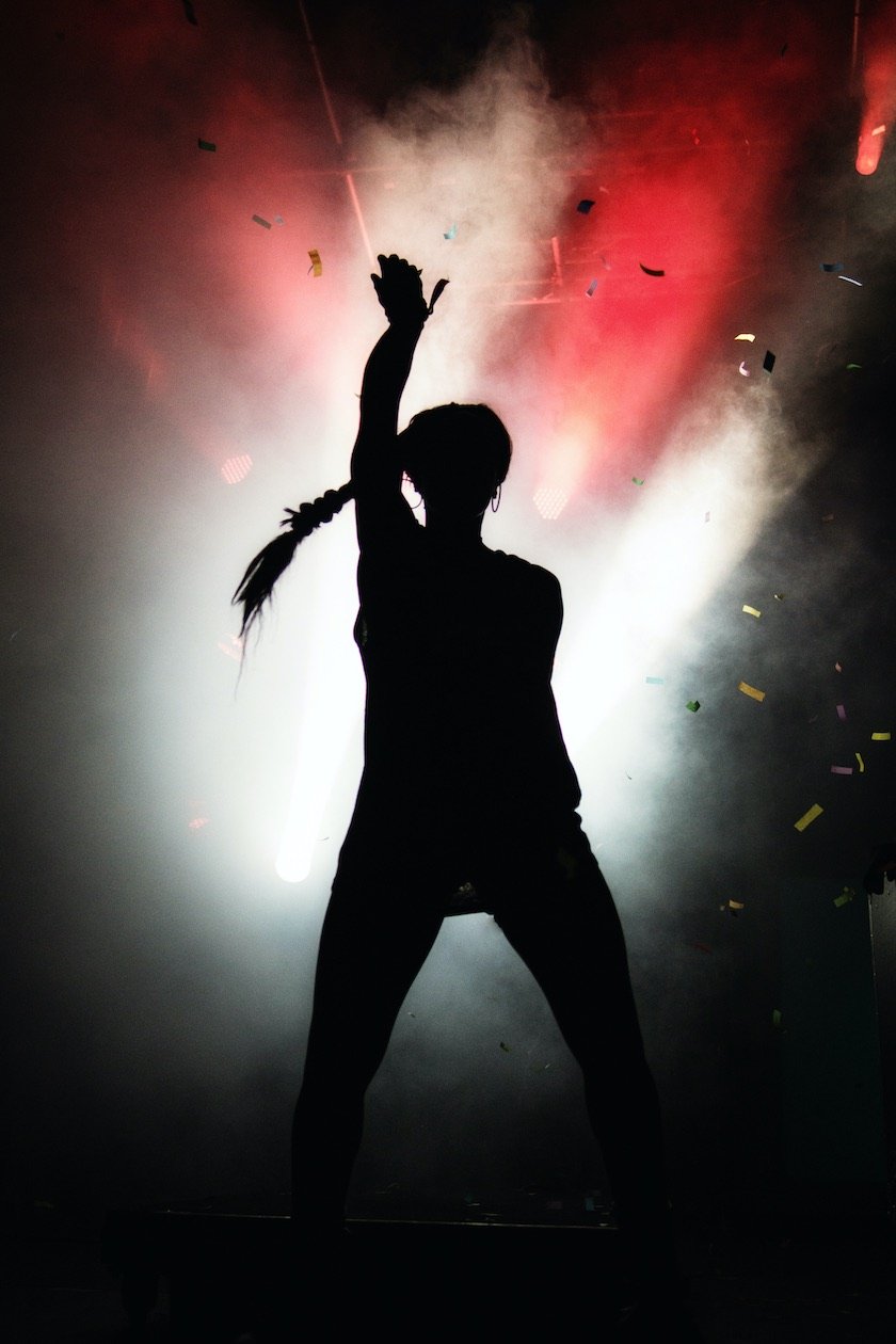 Schnappschüsse ohne Ende: aus dem Fotograben, von der Bühne, mittendrin im Moshpit oder unterwegs auf dem Festivalgelände. – Major Lazer (Berlin Festival 2012).