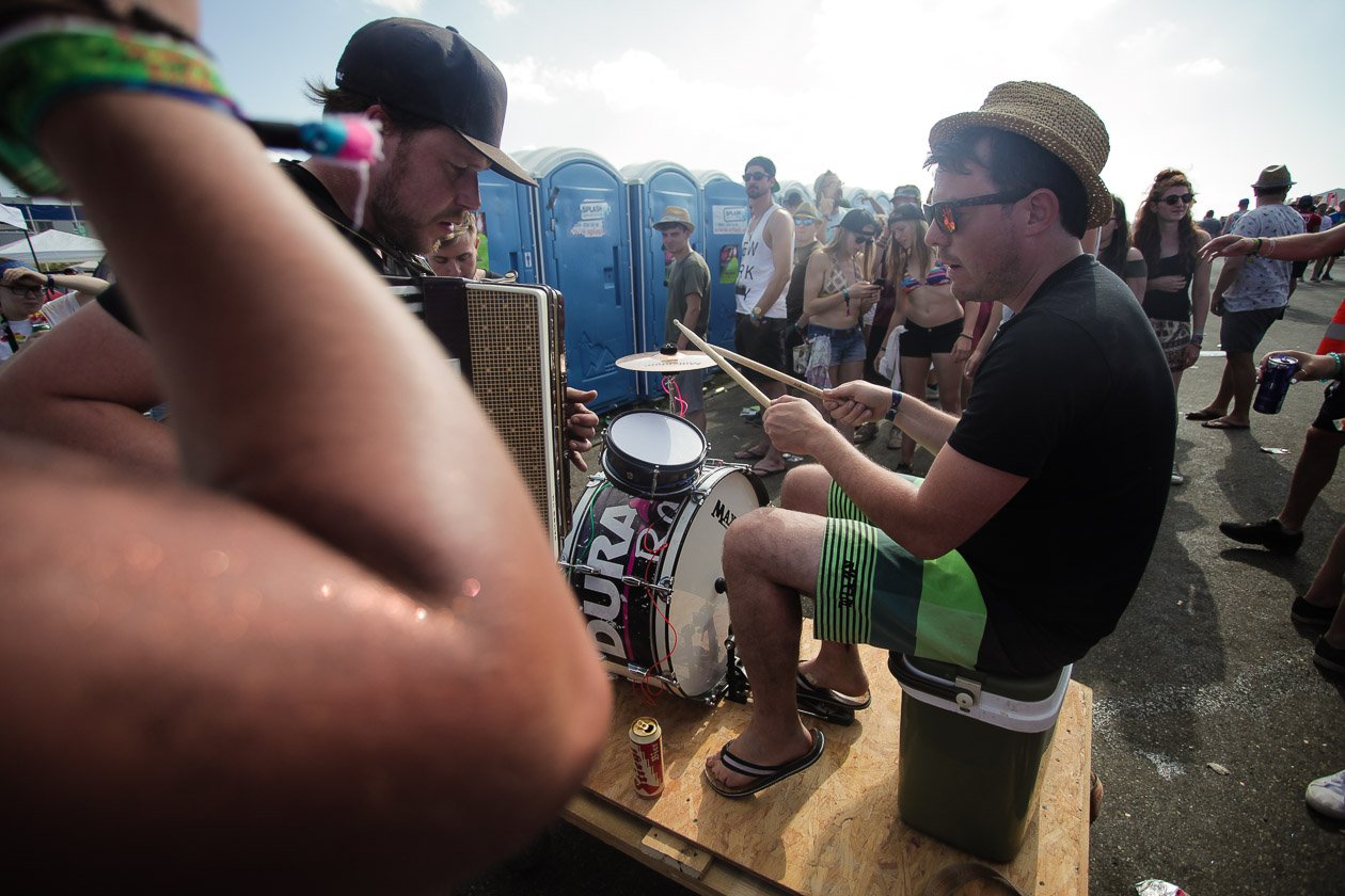 60.000 Zuschauer feiern ausgelassen in Neuhausen ob Eck. – Play it.