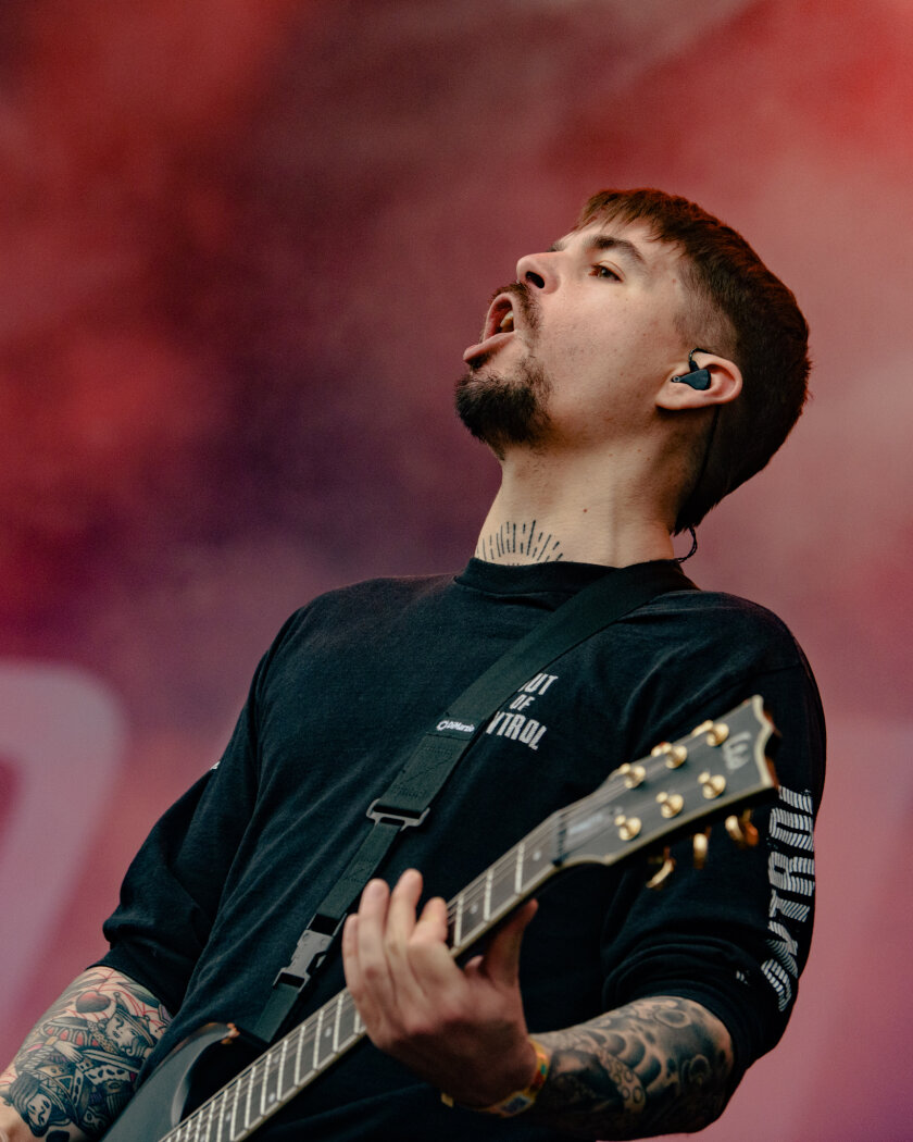 Im Süden läuft die Party: Deichkind, Bring Me The Horizon, Editors, Feine Sahne Fischfilet, Sum 41 u.a. trotzen Regen dem Regen. – Adam Angst.