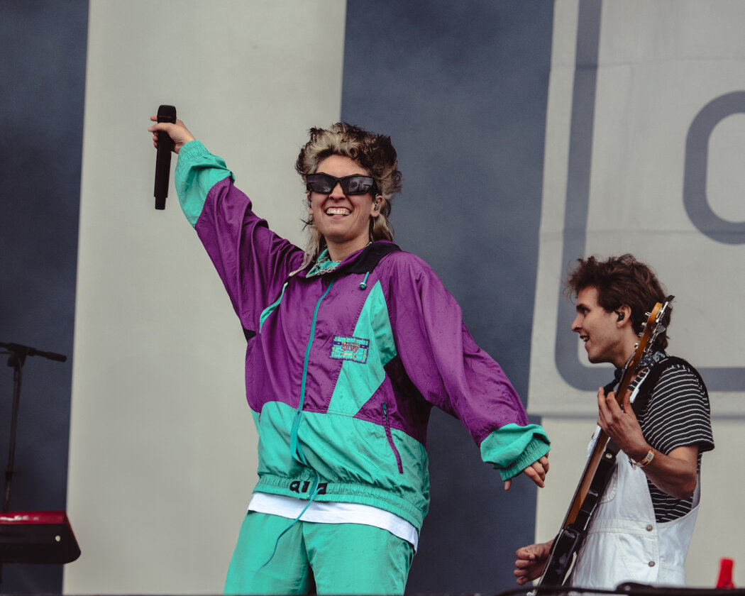 Im Süden läuft die Party: Deichkind, Bring Me The Horizon, Editors, Feine Sahne Fischfilet, Sum 41 u.a. trotzen Regen dem Regen. – Paula Carolina.