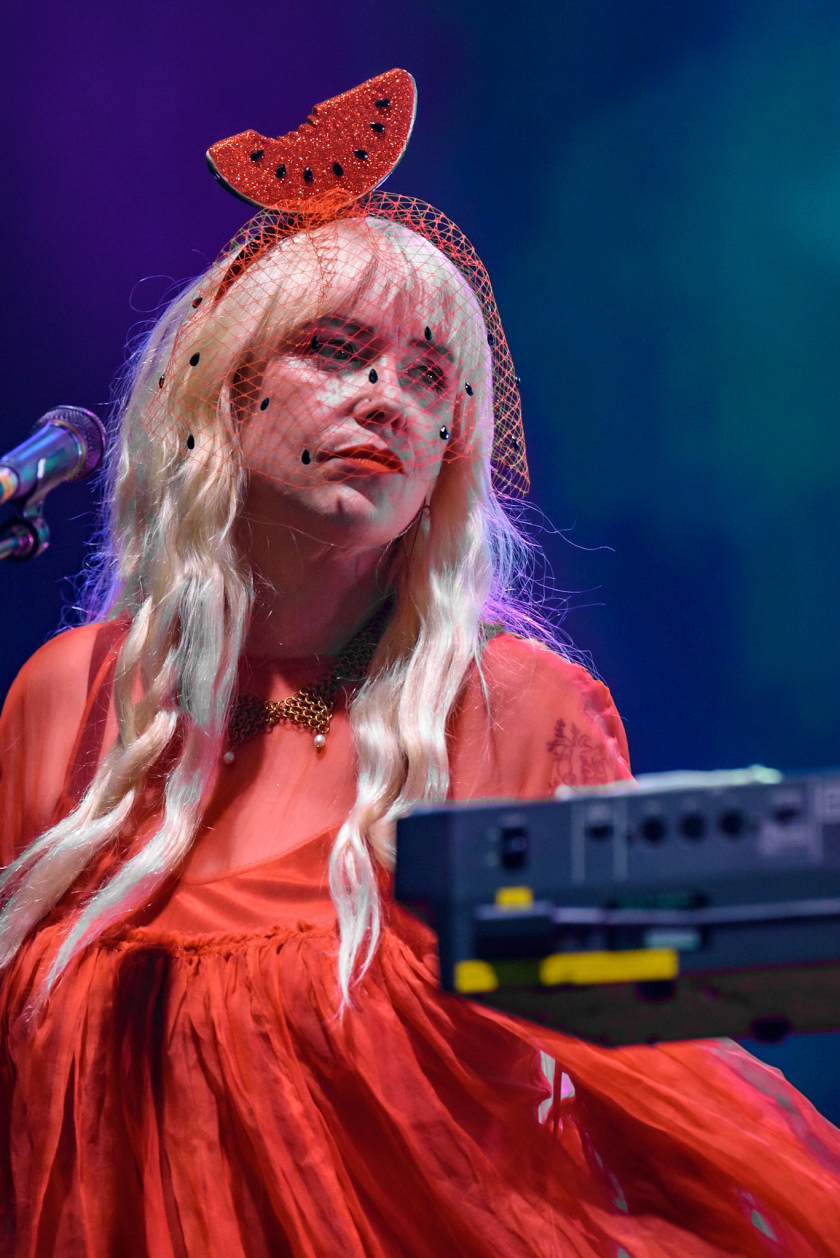 Es ist angerichtet bei perfektem, wenn auch glühend heißem Festivalwetter! – ... Slowdive.
