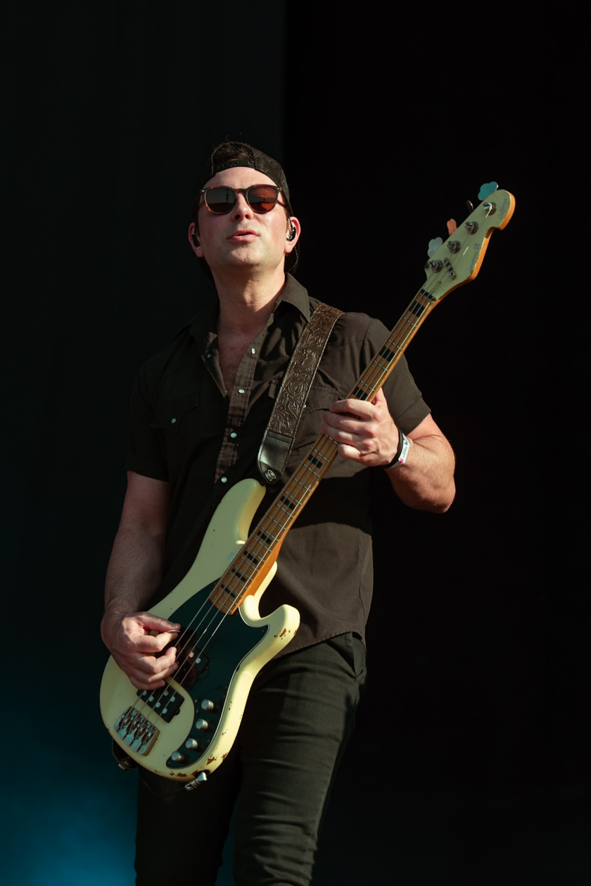 Es ist angerichtet bei perfektem, wenn auch glühend heißem Festivalwetter! – Yellowcard.