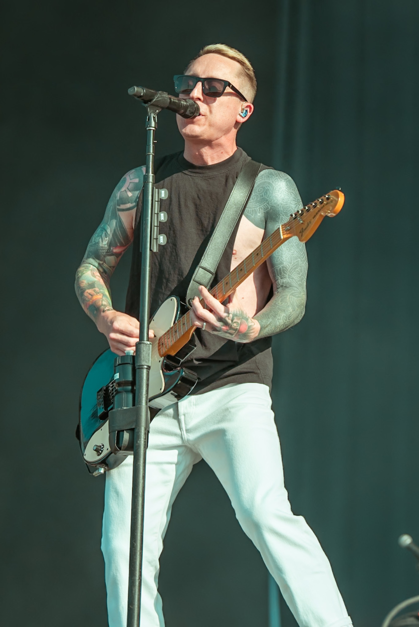 Es ist angerichtet bei perfektem, wenn auch glühend heißem Festivalwetter! – Yellowcard.