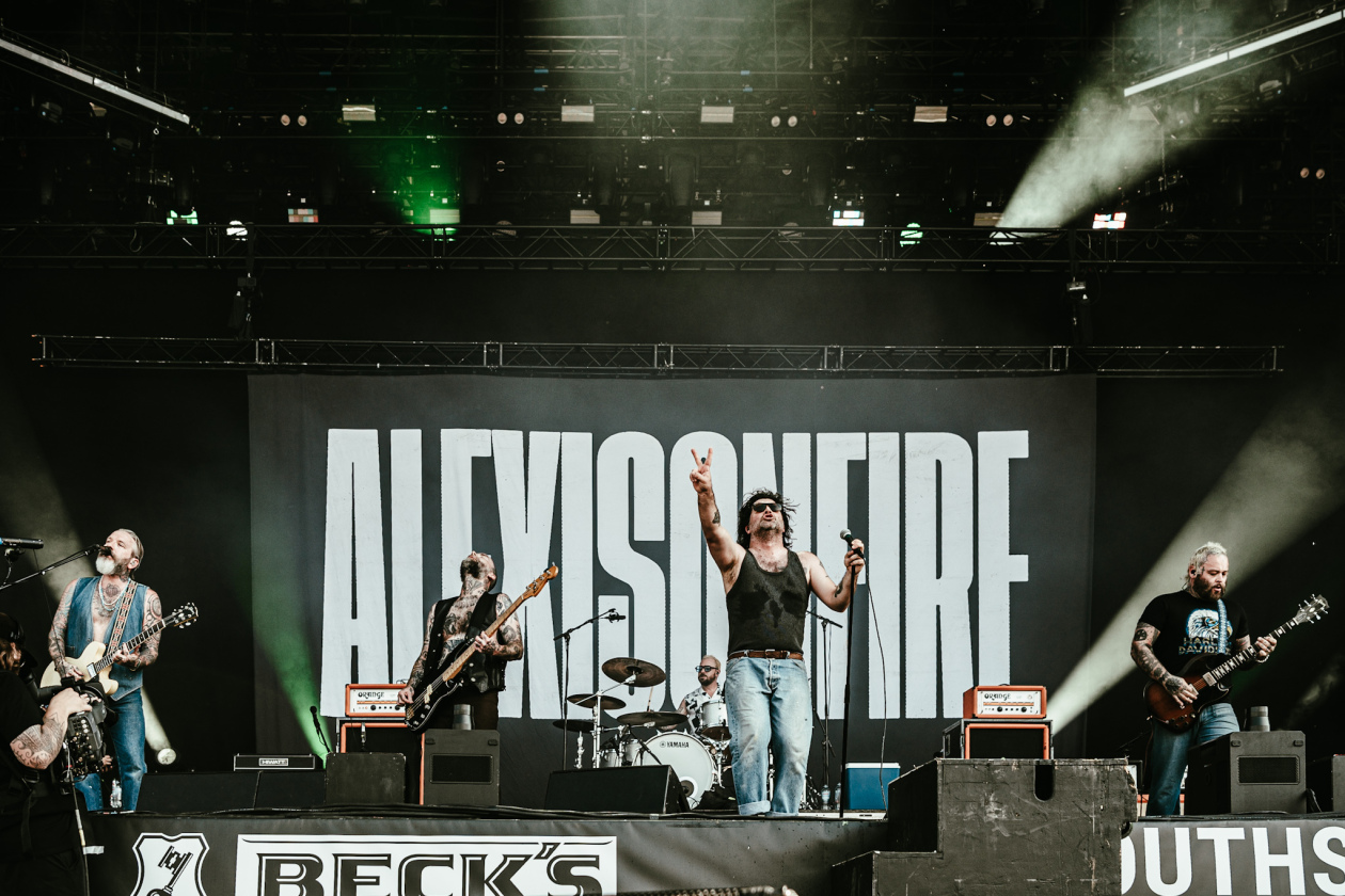 Erst Gluthitze, dann Evakuierung. 2026 ging es im Süden turbulent zu. – Alexisonfire.