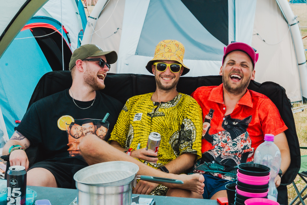 Erst Gluthitze, dann Evakuierung. 2026 ging es im Süden turbulent zu. – Endlich Festival.