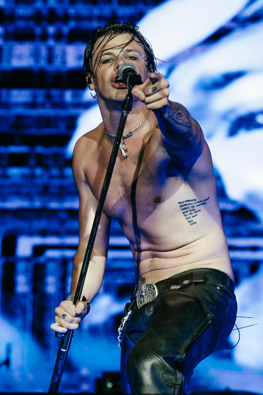Erst Gluthitze, dann Evakuierung. 2026 ging es im Süden turbulent zu. – Yungblud.