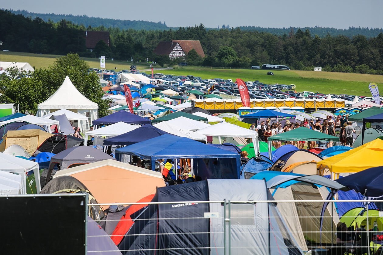 Alle Fotos zum Festival im Süden. – Blick über den Zeltplatz.