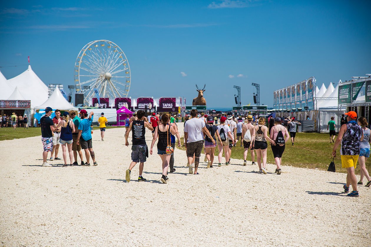 Alle Fotos zum Festival im Süden. – ... die Gäste sind es noch nicht.