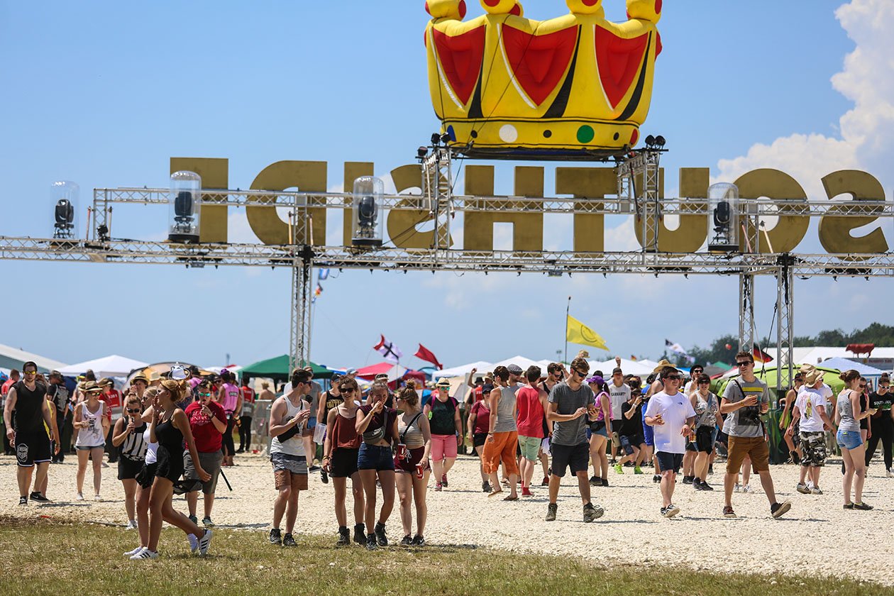 Alle Fotos zum Festival im Süden. – Was immer ihr tut . ..