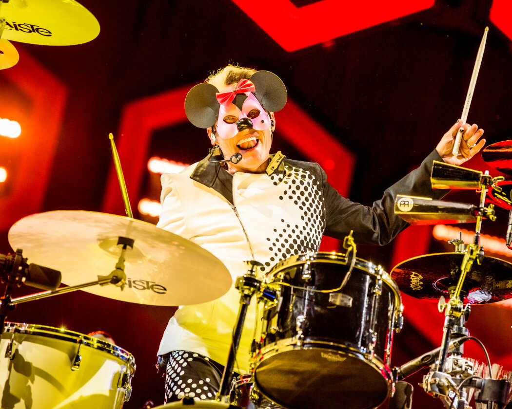 Es ist angerichtet: Queens Of The Stone Age, Die Ärzte, The 1975 u.v.a. in Neuhausen Ob Eck. – Bela Maus.