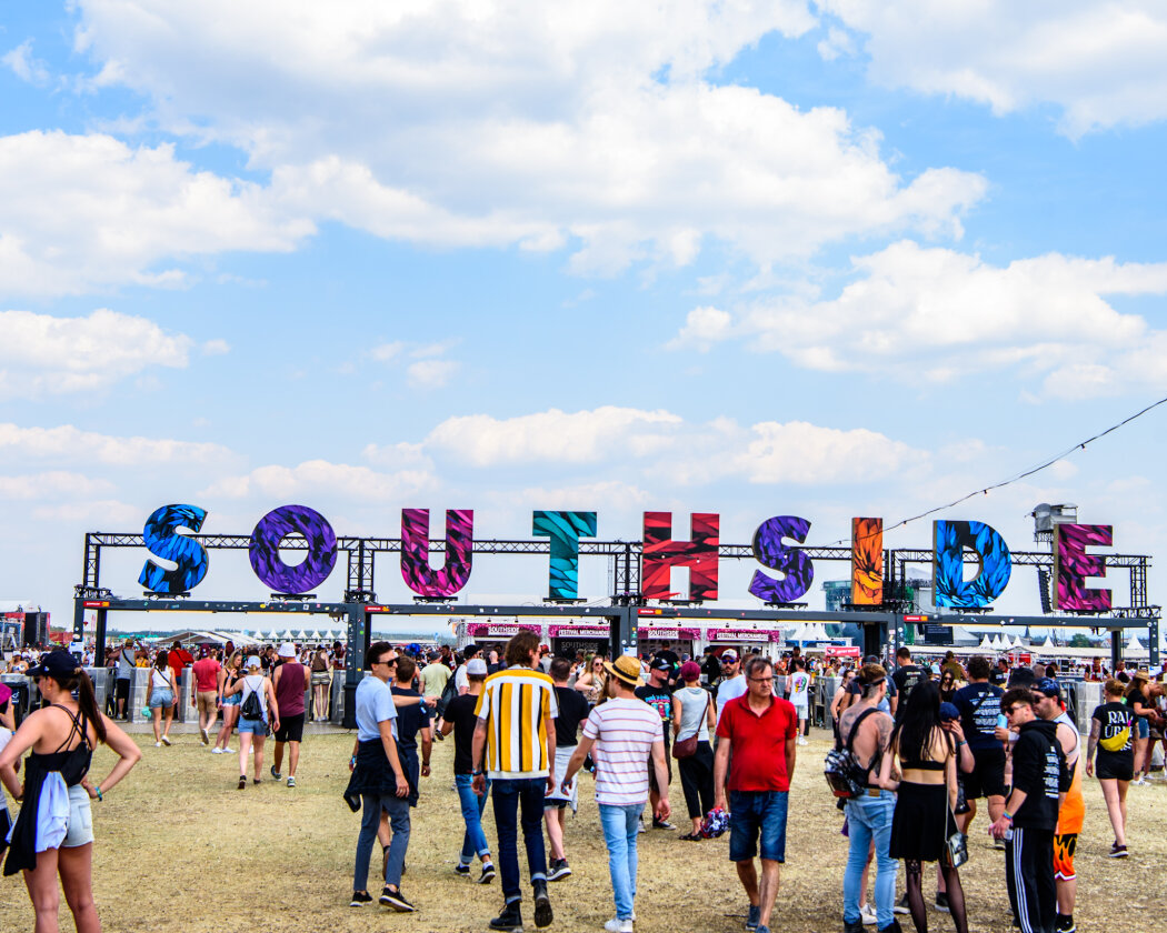 Es ist angerichtet: Queens Of The Stone Age, Die Ärzte, The 1975 u.v.a. in Neuhausen Ob Eck. – Tag zwei beginnt!