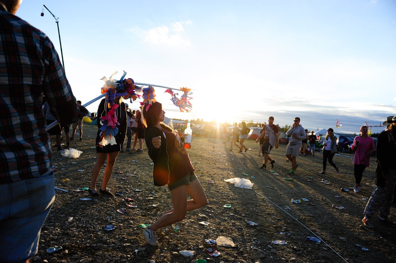 Am letzten Festivaltag gaben noch mal alle Gas: vor und auf den Bühnen. – Bald ists leider rum.