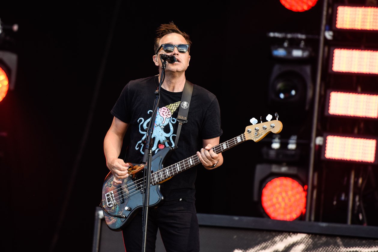 Am letzten Festivaltag gaben noch mal alle Gas: vor und auf den Bühnen. – Blink 182.