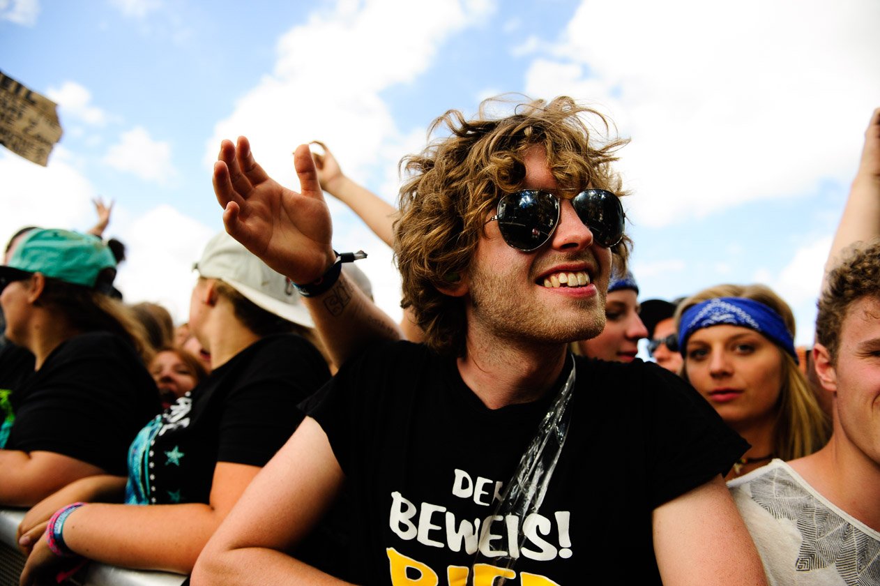 Am letzten Festivaltag gaben noch mal alle Gas: vor und auf den Bühnen. – Fans.