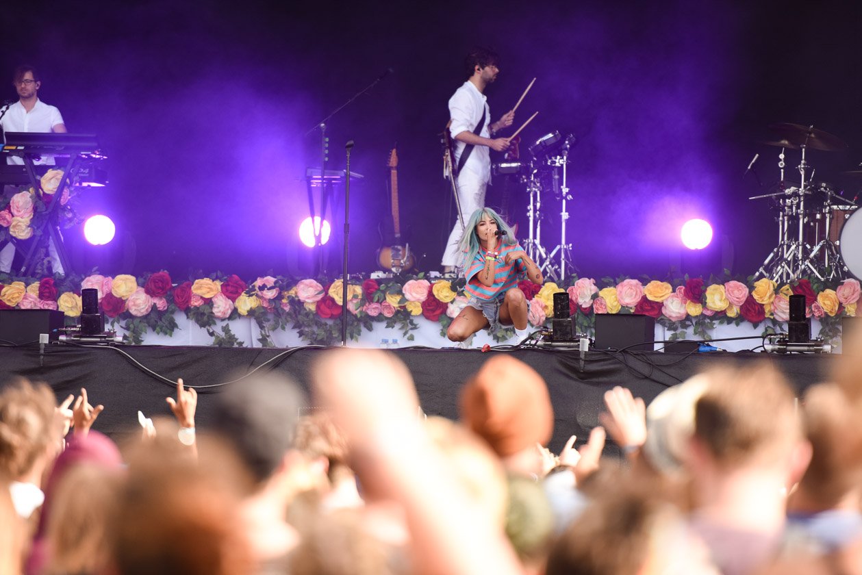Am letzten Festivaltag gaben noch mal alle Gas: vor und auf den Bühnen. – Halsey.