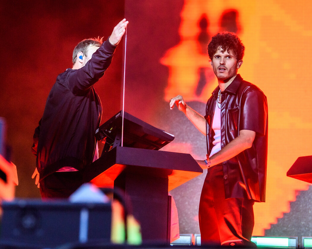 Perfektes Wetter und lädierte Menschen: Madsen, Materia und Muse drehen am Sonntag noch mal auf. – Kid Simius für Marteria.