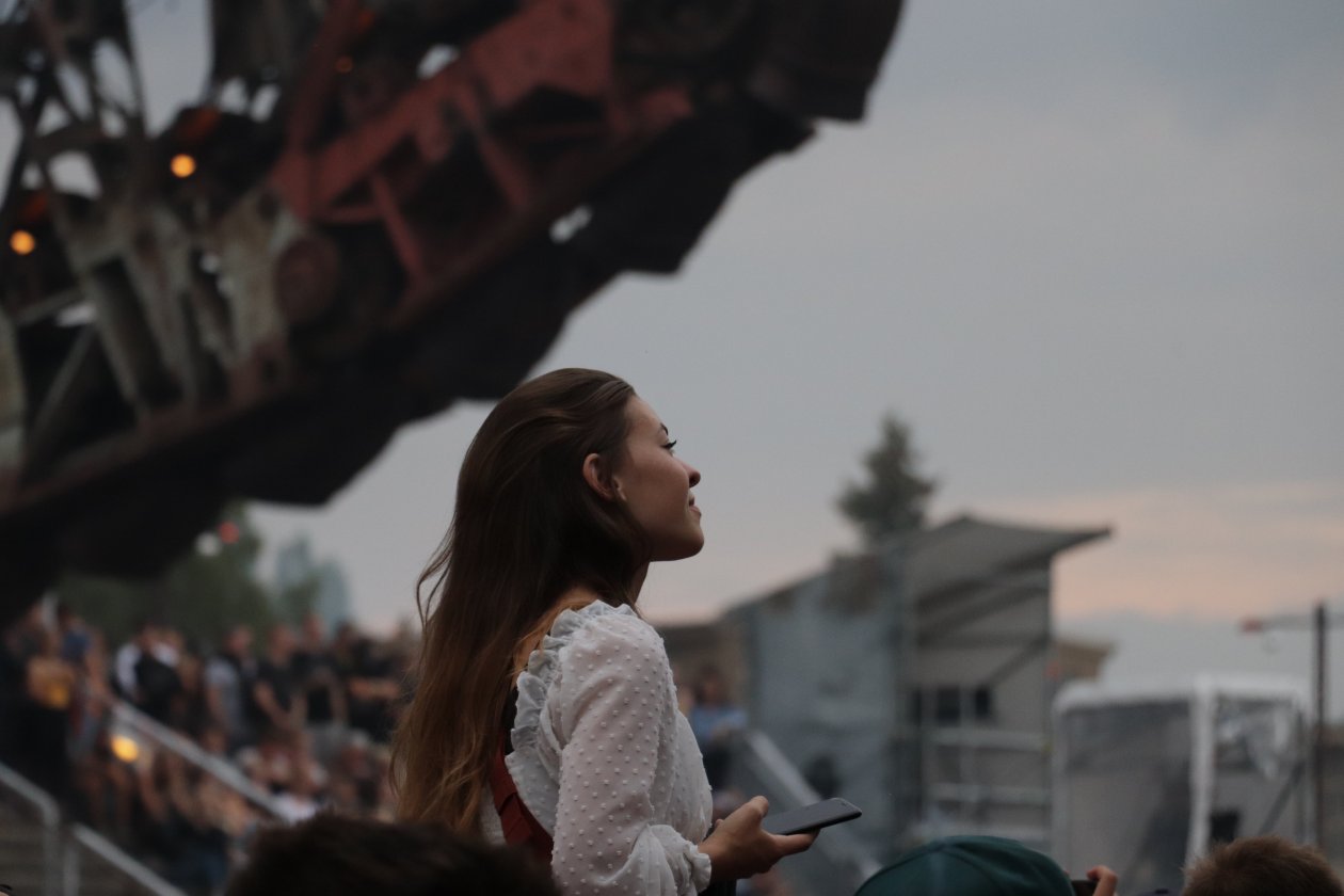 Ferropolis im Zeichen des Hip Hops. – Bausa-Fan.
