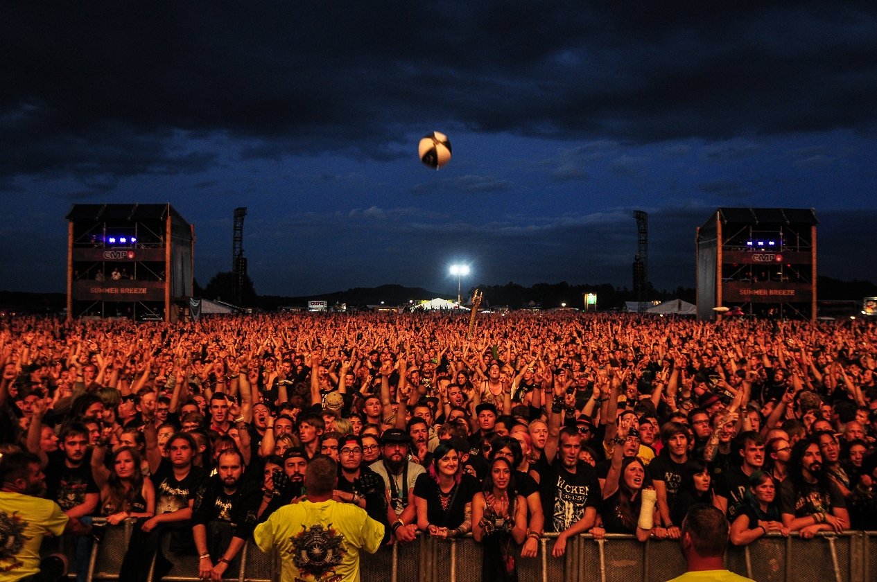 20 Jahre Summer Breeze! Das "Wacken des Südens" ist aus der deutschen Festivallandschaft nicht mehr wegzudenken. – Amtlich.