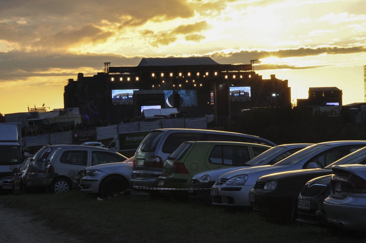 20 Jahre Summer Breeze! Das "Wacken des Südens" ist aus der deutschen Festivallandschaft nicht mehr wegzudenken. – Dämmerung.