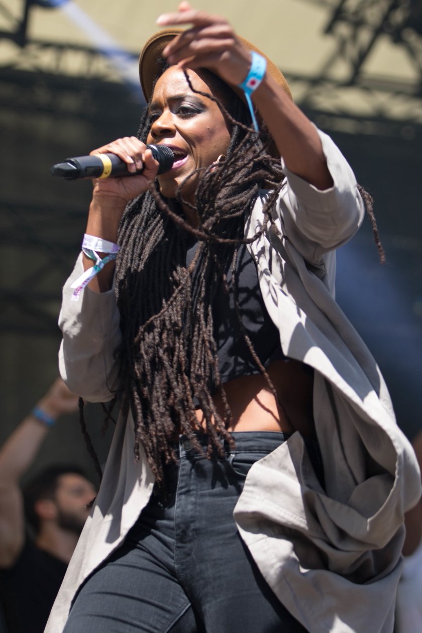 Rot-Gelb-Grün auf der kleinen Insel im Fühlinger See: Raps und Riddims! – Akua Naru.