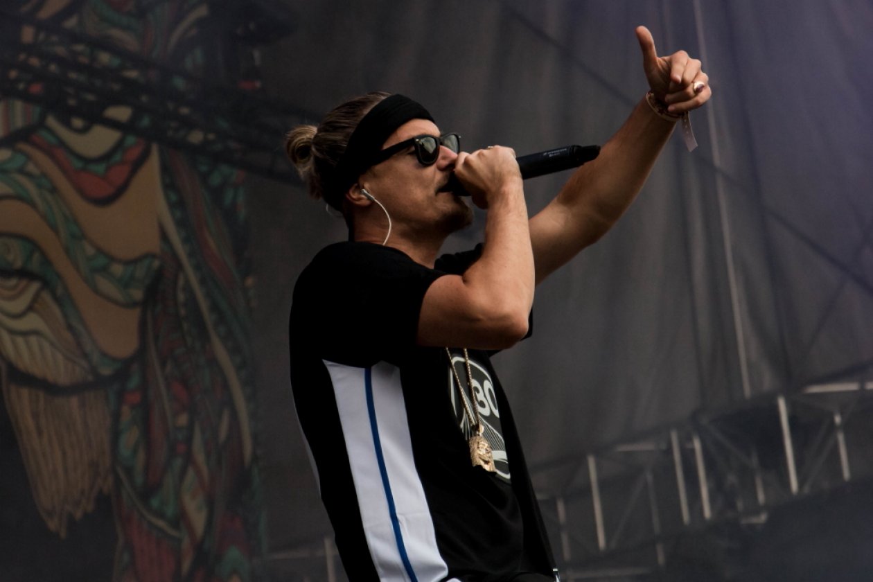 Rot-Gelb-Grün auf der kleinen Insel im Fühlinger See: Raps und Riddims! – Die Orsons.