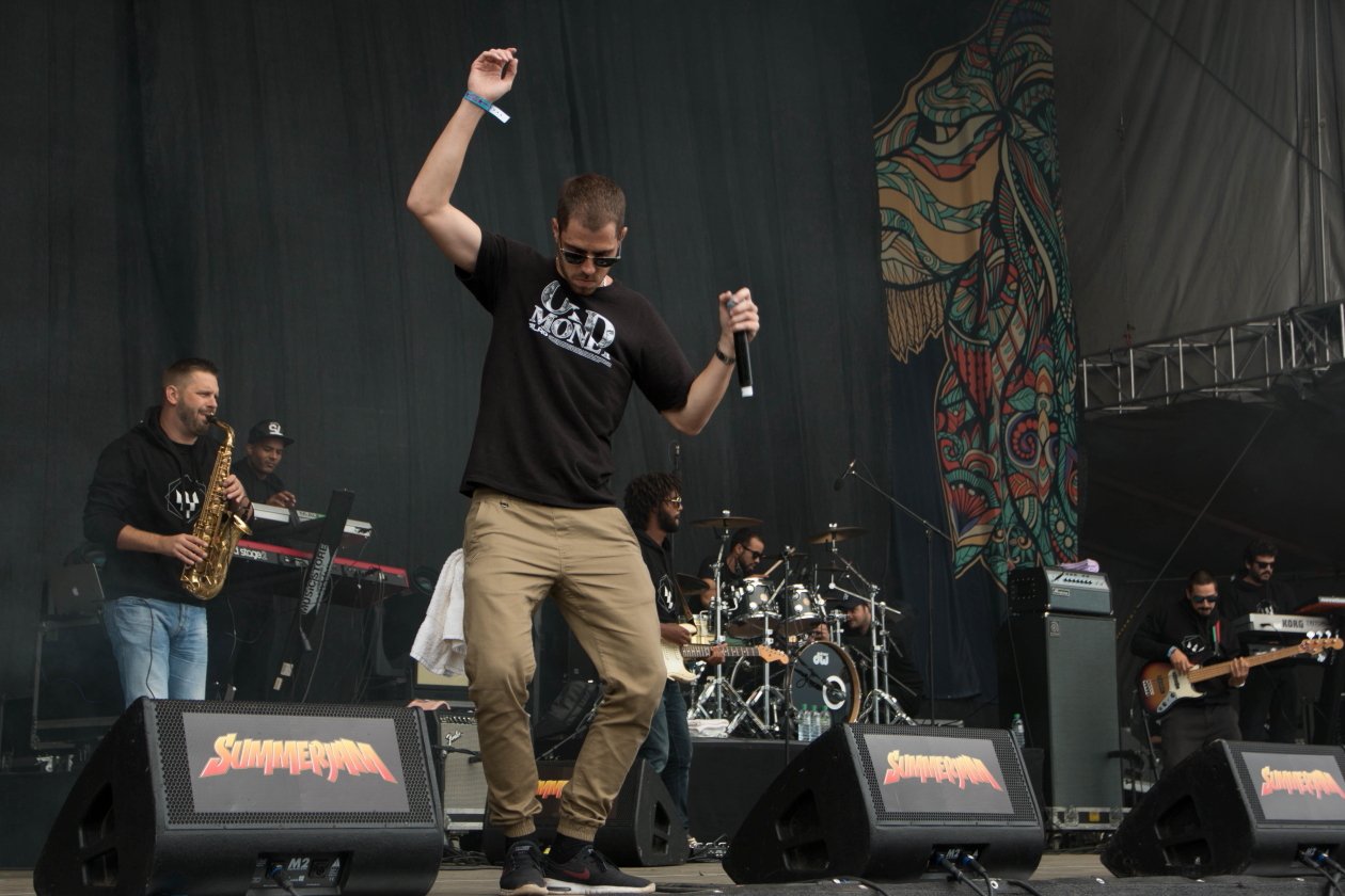 Rot-Gelb-Grün auf der kleinen Insel im Fühlinger See: Raps und Riddims! – Richie Campbell.