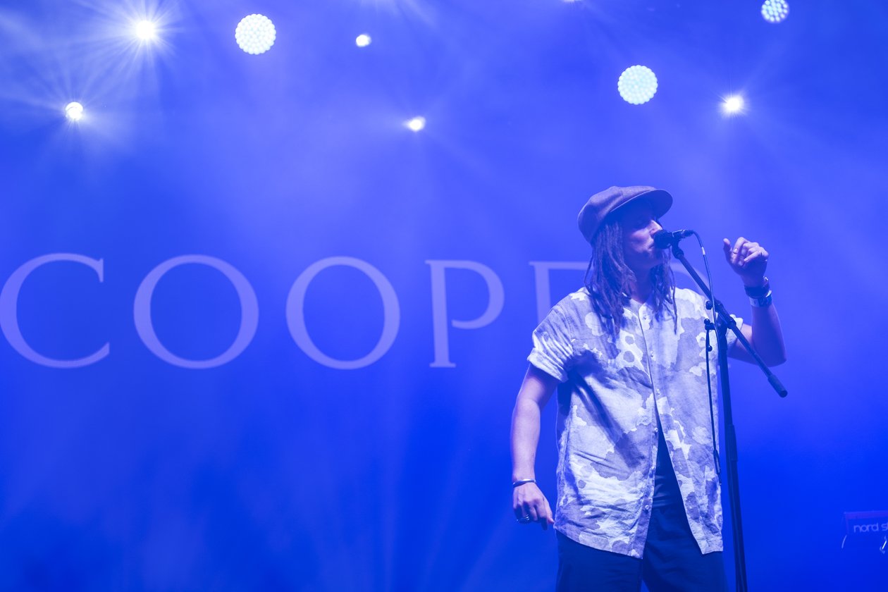 Die Fotos zum Festival-Tagebuch: Über eine Woche lang entsteht auf der Budapester Donauinsel eine eigene Welt. – JP Cooper.