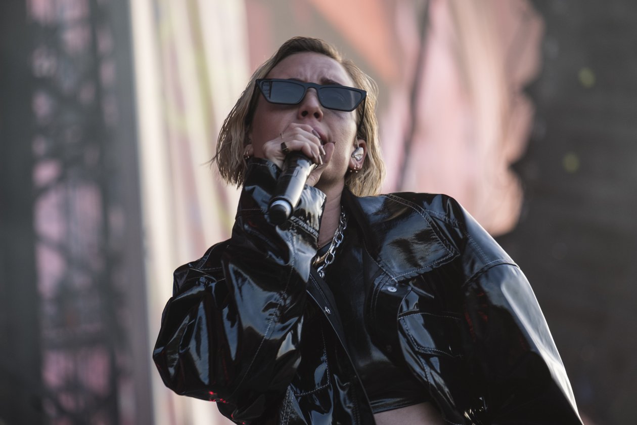 Die Fotos zum Festival-Tagebuch: Über eine Woche lang entsteht auf der Budapester Donauinsel eine eigene Welt. – Lykke Li.