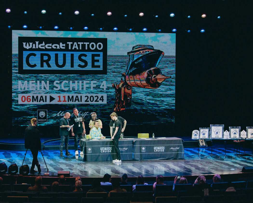 Mit The Boss Hoss, Sick Of It All, Knorkator, Dog Eat Dog, The Subways, Stick To Your Guns u.a. - Tattoo Convention auf hoher See. – Tattoo Convention im Theater.