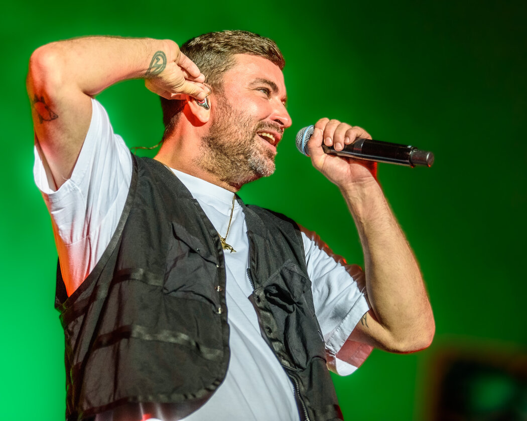 Im idyllischen 'Zaubertal' feiern Tausende Fans mit Peter Fox, Marteria, Bilderbuch, Broilers, Donots, Provinz u.v.a. – Marteria.
