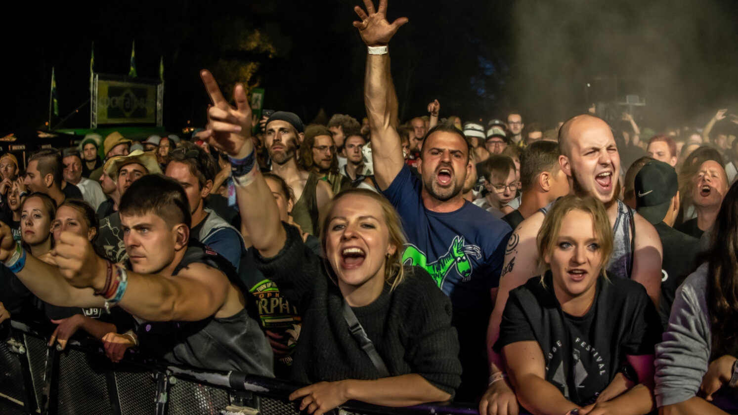 Tausende feiern beim ausverkauften Taubertal Festival mit Kraftklub, Fever 333, AnnenMayKantereit, Callejon, Faber, SDP, Biffy Clyro, Clutch, Kontra K u.a. – Bei Callejon.