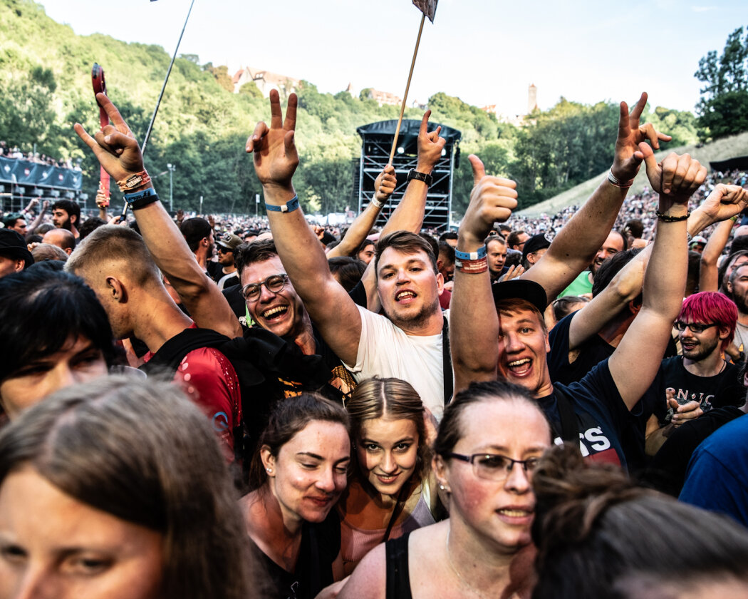 Tausende feiern beim ausverkauften Taubertal Festival mit Kraftklub, Fever 333, AnnenMayKantereit, Callejon, Faber, SDP, Biffy Clyro, Clutch, Kontra K u.a. – Darum!