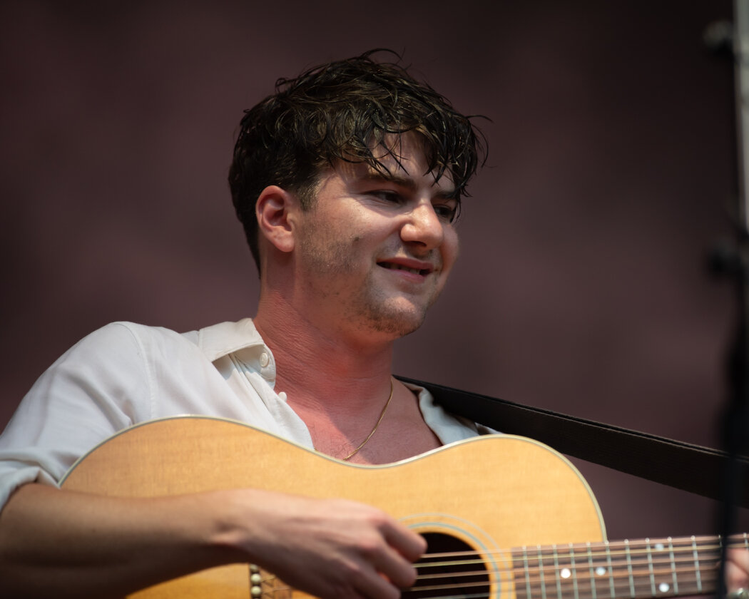 Tausende feiern beim ausverkauften Taubertal Festival mit Kraftklub, Fever 333, AnnenMayKantereit, Callejon, Faber, SDP, Biffy Clyro, Clutch, Kontra K u.a. – Faber persönlich.