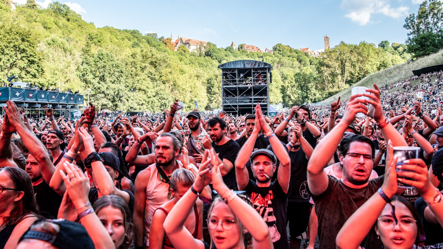Tausende feiern beim ausverkauften Taubertal Festival mit Kraftklub, Fever 333, AnnenMayKantereit, Callejon, Faber, SDP, Biffy Clyro, Clutch, Kontra K u.a. – Hände hoch!