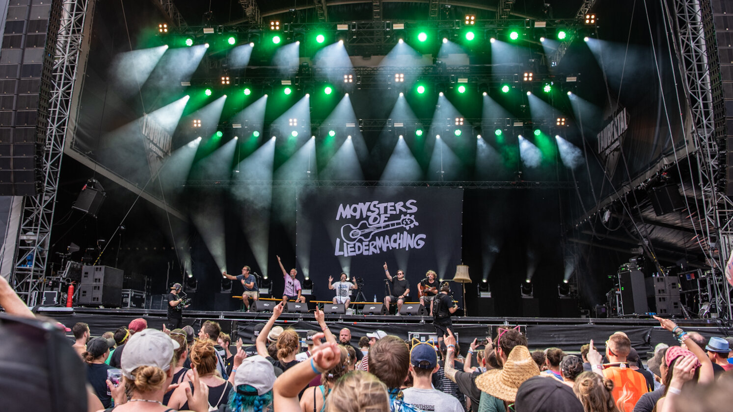Tausende feiern beim ausverkauften Taubertal Festival mit Kraftklub, Fever 333, AnnenMayKantereit, Callejon, Faber, SDP, Biffy Clyro, Clutch, Kontra K u.a. – Monsters Of Liedermaching.