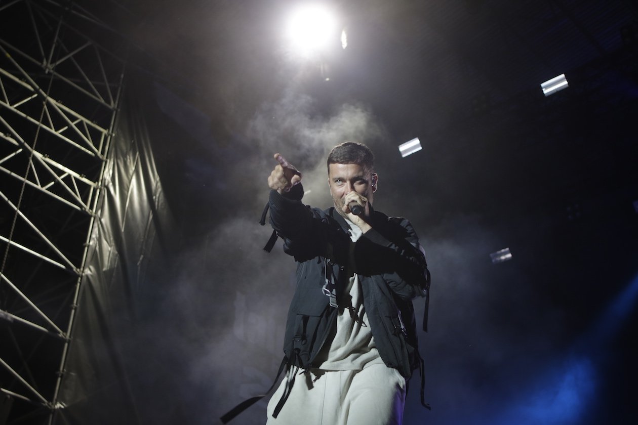 Starke Böen zu Beginn, dann kamen Kraftklub, In Flames, Feine Sahne Fischfilet, Beatsteaks, Marteria, Casper u.v.a. auf die Eiswiese. – Du warst es! Marteria.