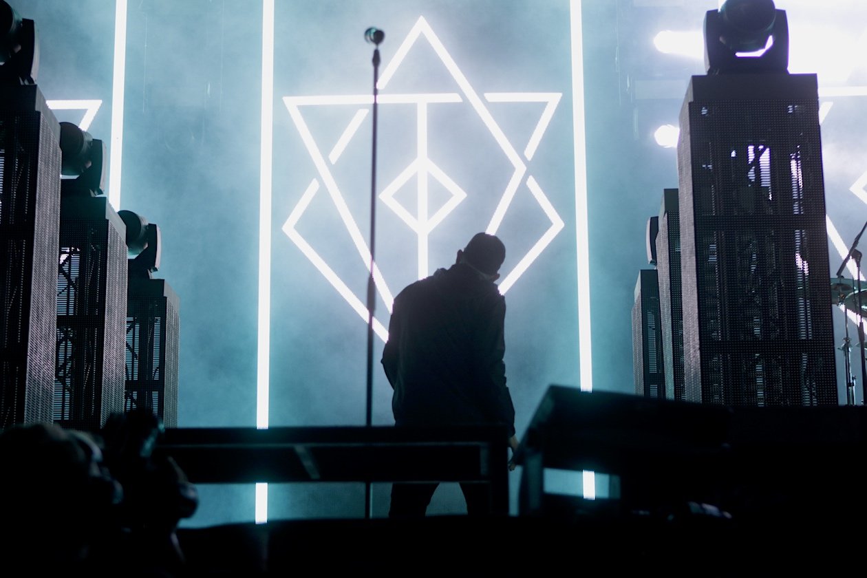 Starke Böen zu Beginn, dann kamen Kraftklub, In Flames, Feine Sahne Fischfilet, Beatsteaks, Marteria, Casper u.v.a. auf die Eiswiese. – In Flames.