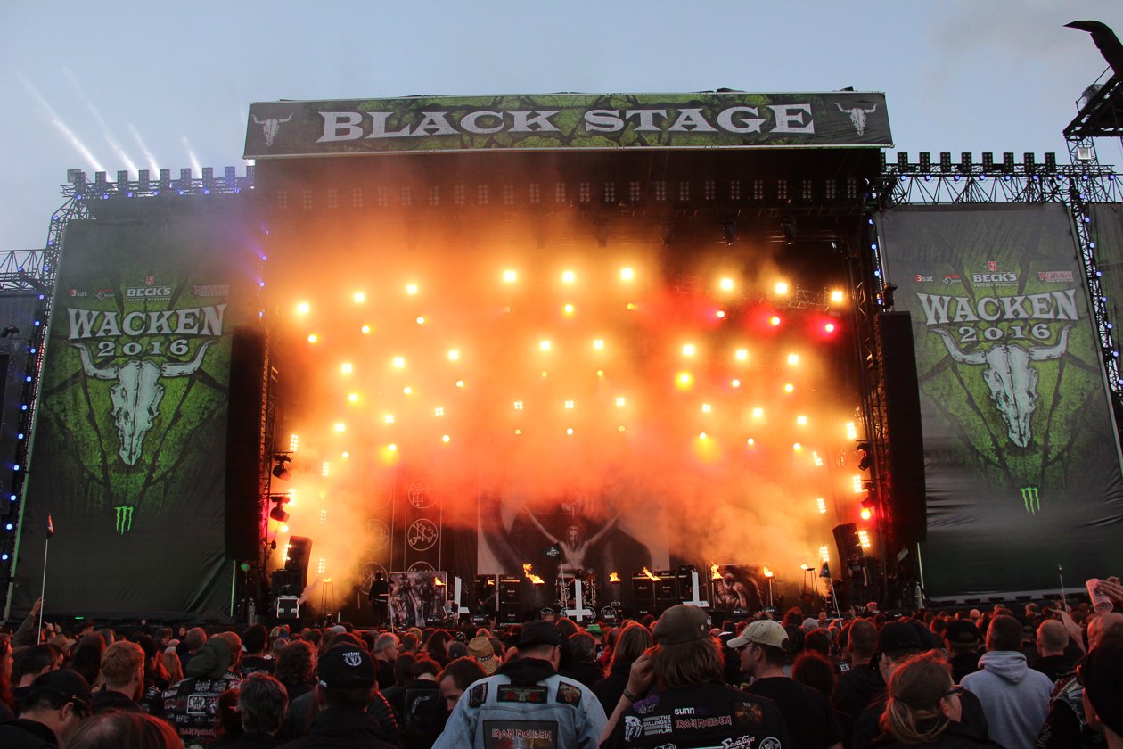 Die 27. Auflage des Metal-Monsters in dem kleinen Dorf Wacken in Schleswig-Holstein. – Auf der Black Stage zocken Triptykon.