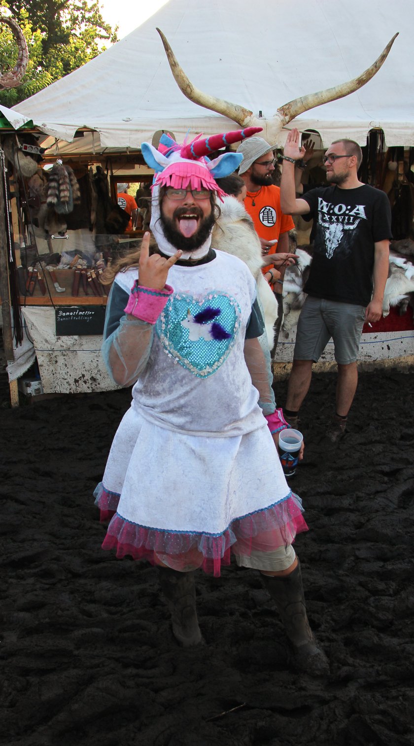 Die 27. Auflage des Metal-Monsters in dem kleinen Dorf Wacken in Schleswig-Holstein. – Oder ein Einhorn?
