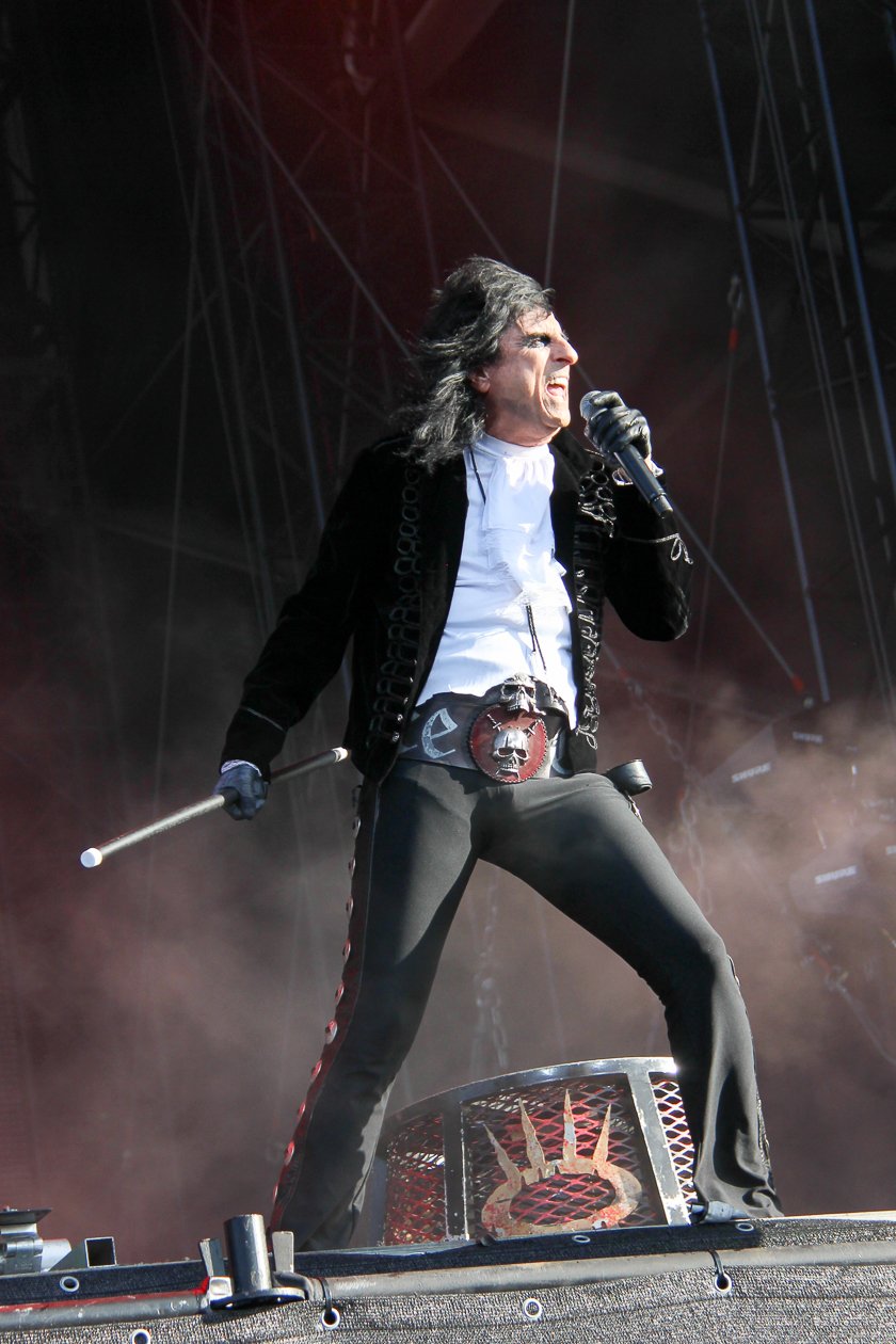 Zur 28. Ausgabe mit Alice Cooper, Megadeth, Marilyn Manson, Accept, Volbeat u.v.a. wurde extra eine Bierpipeline verlegt. – Alice Cooper auf dem Wacken 2017.