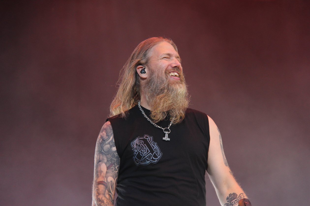Zur 28. Ausgabe mit Alice Cooper, Megadeth, Marilyn Manson, Accept, Volbeat u.v.a. wurde extra eine Bierpipeline verlegt. – Amon Amarth haben gute Laune.