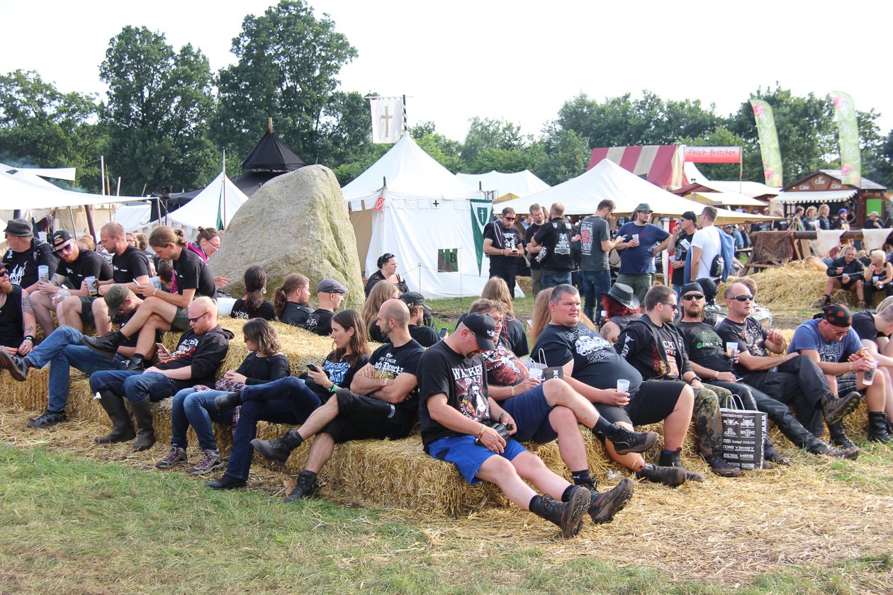 Zur 28. Ausgabe mit Alice Cooper, Megadeth, Marilyn Manson, Accept, Volbeat u.v.a. wurde extra eine Bierpipeline verlegt. – Die Ruhe vor dem Sturm.